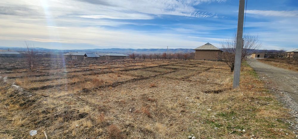 5 хонали янги курилган ховли сотилади деярли 60 сотох ер  билан