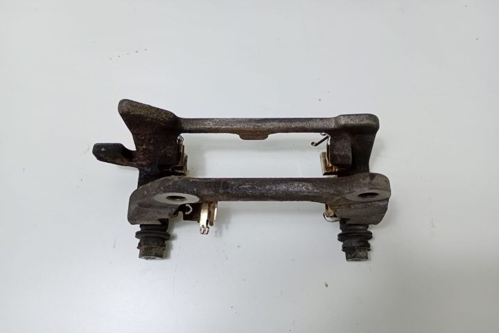 Suport etrier  stanga spate 8K0615425C Audi A4 B8/8K seria