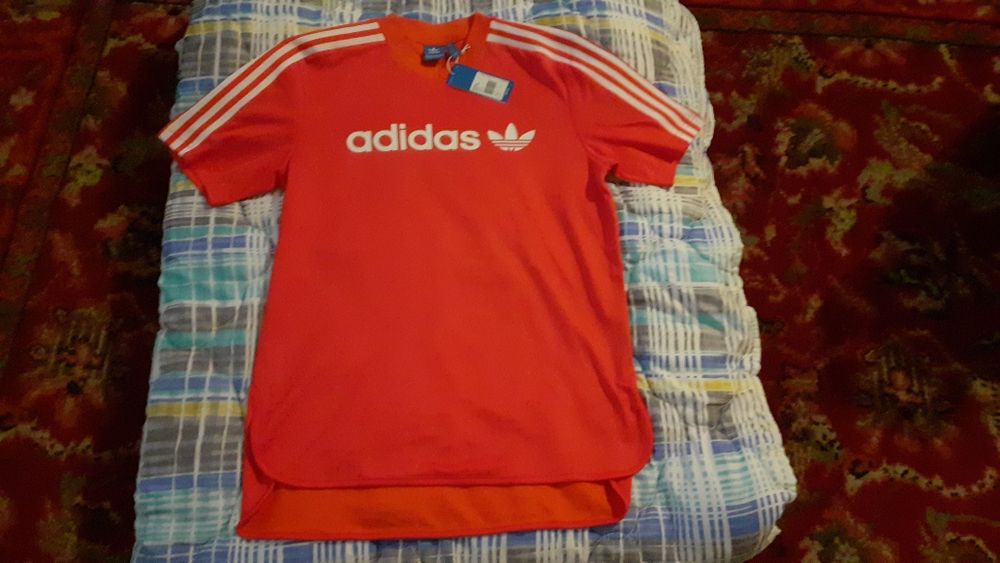 Tricouri Adidas Originals si Adidas Performance, barbati.