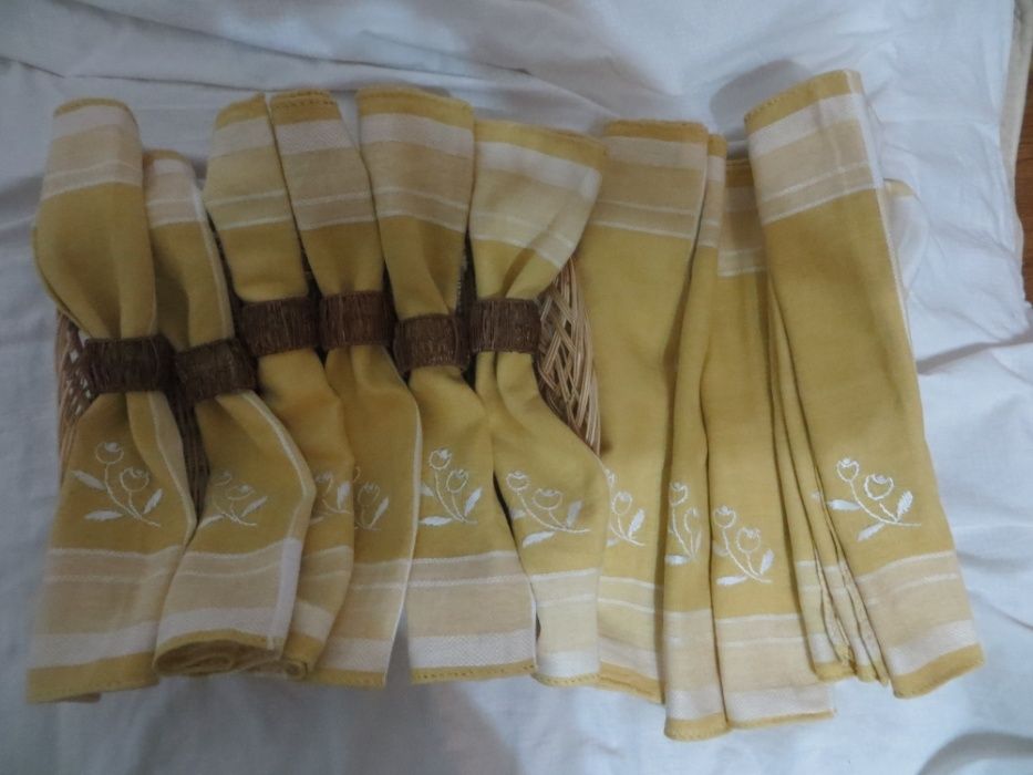 Салфетки от плат и пръстени за декорация