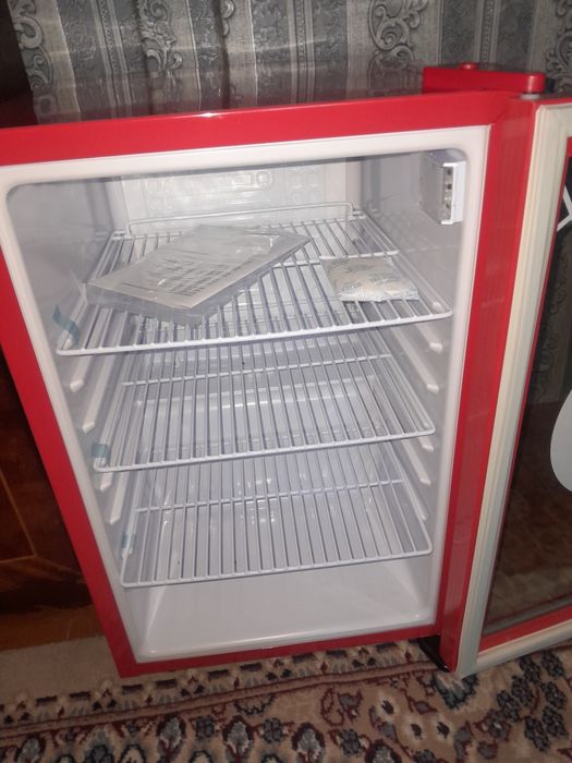 Продам мини холодильник