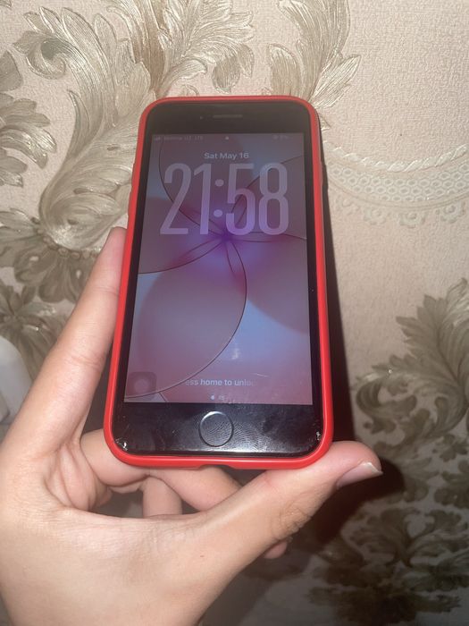 Iphone se 2/2020 RED