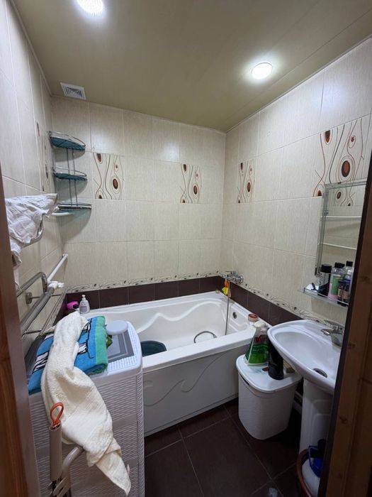 60 m2 2 xonaliy 2 ta balkomliy Uy sotiladi