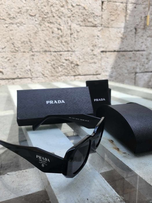 Слънчеви очела PRADA
