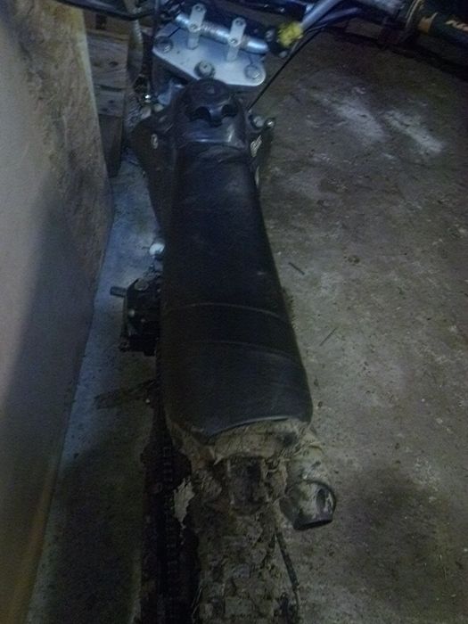 De vânzare un cross de teren și un scuter