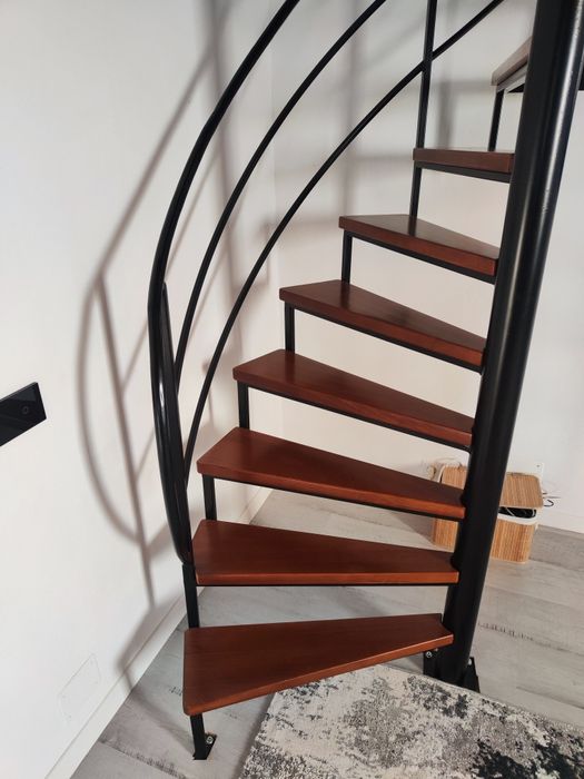 Scara metalica spirala