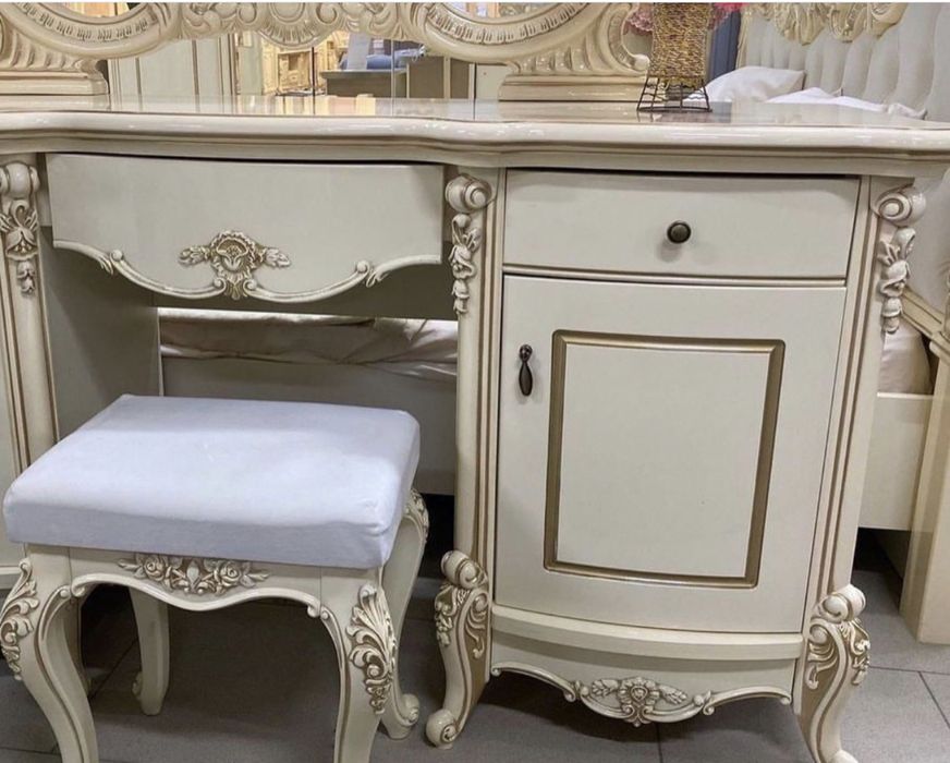 Спальный гарнитур Лорена