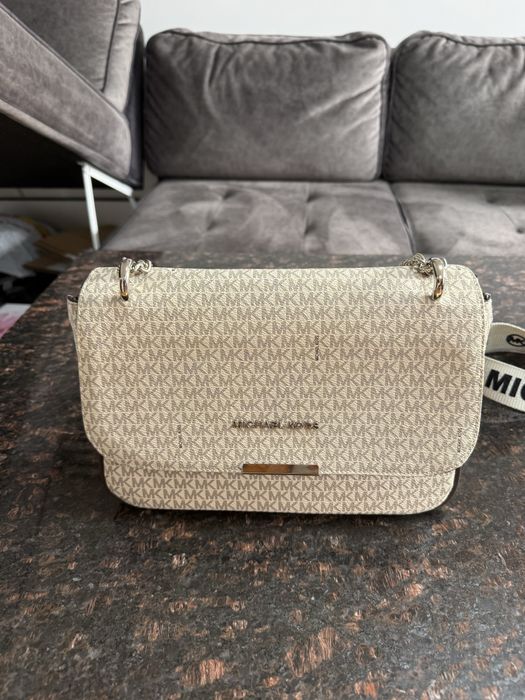 Дамска чанта Michael Kors .