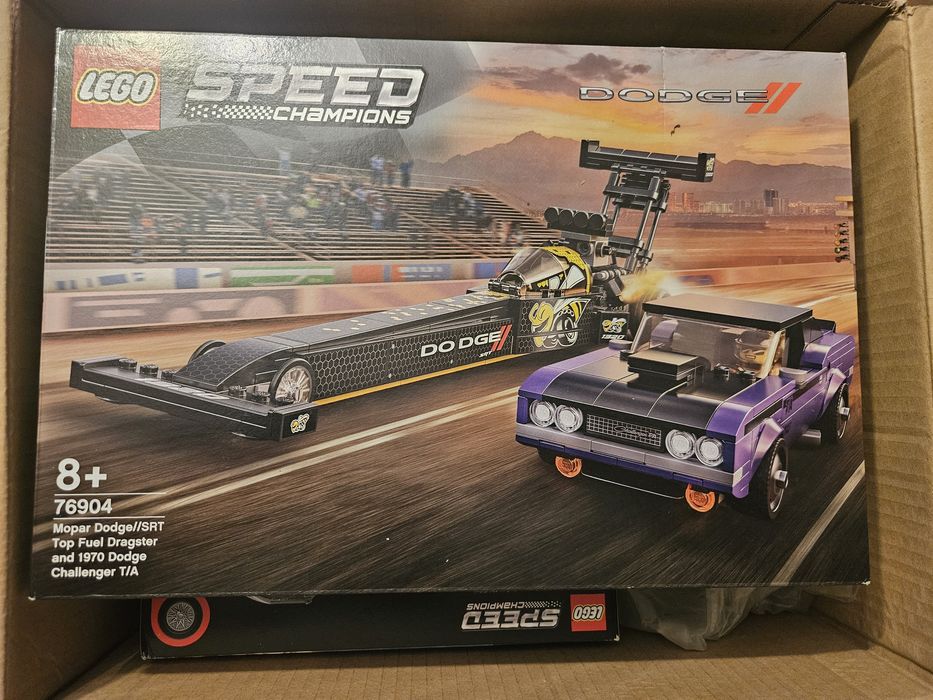 Lego Speed Champions 76904 Mopar Dodge SRT and Dodge Challenger