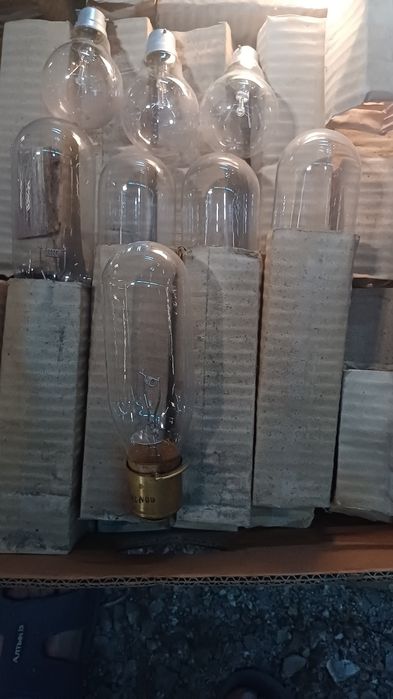 Продам лампы и лампочки 12 в.