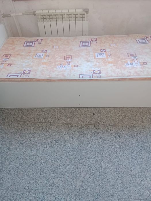 Детская кровать с полками