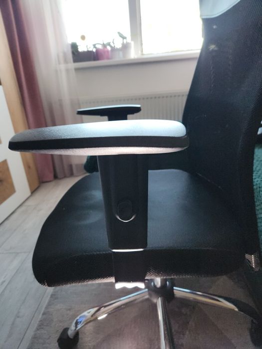 Vand suport 2 monitoare, brate reglabile  scaun birou