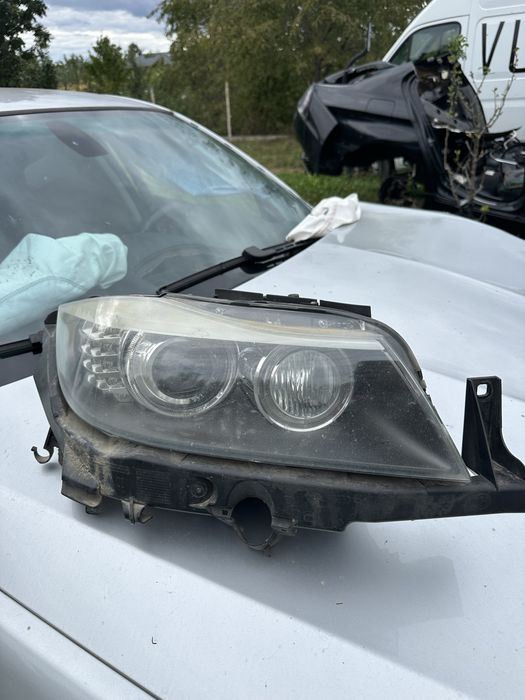 Far dreapta bi xenon bmw e 90 facelift