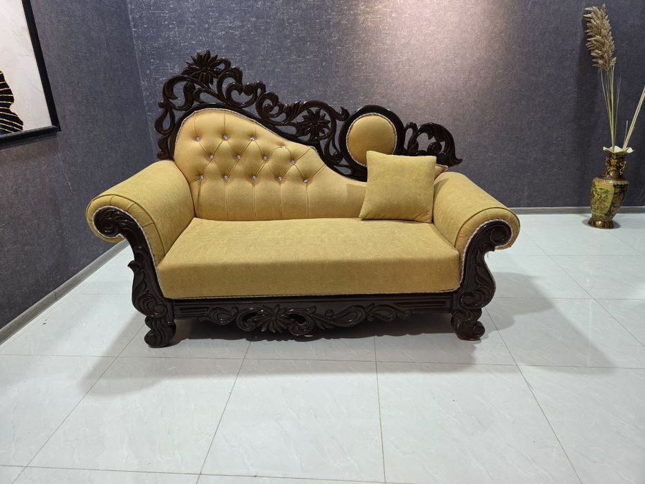 Дван креслолар сотилади