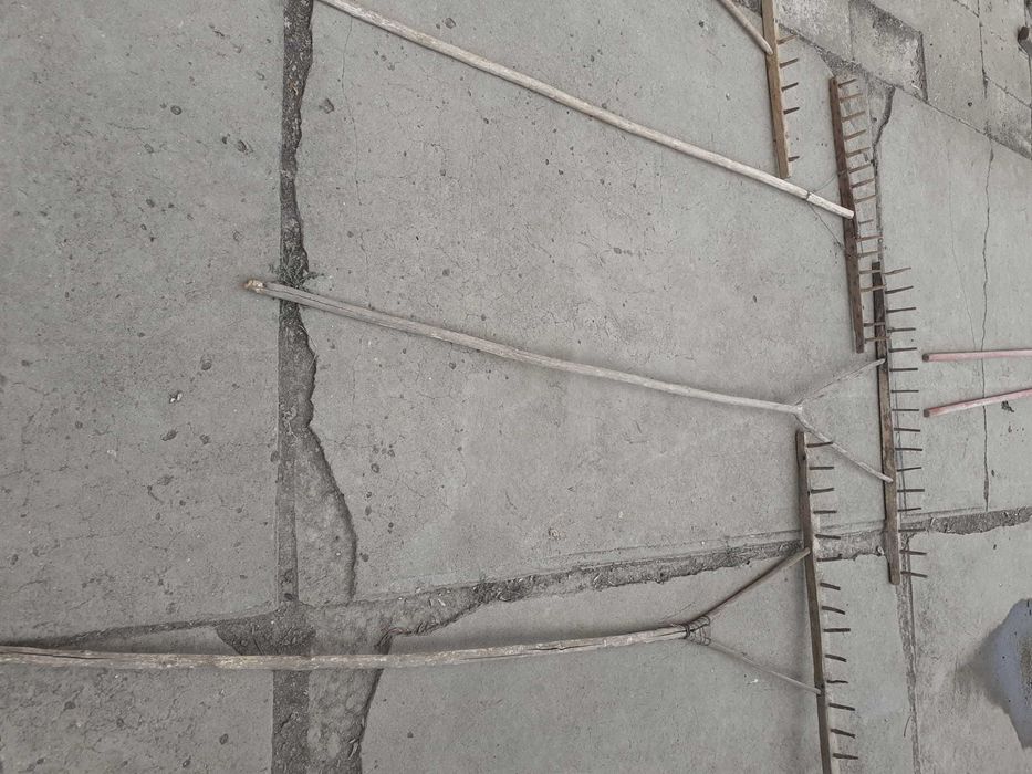 Vand Obiecte de lucru  Taranesti din lemn model Rustic