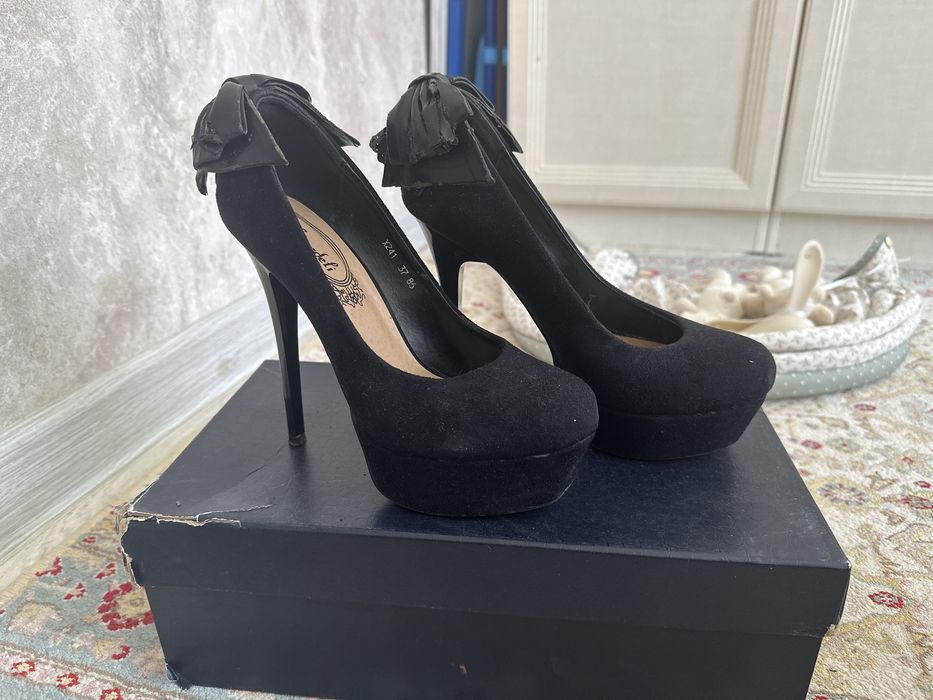 Женские туфли 37 размер