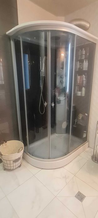 Хидромасажна душ кабина