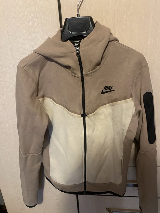 Юношеска Горница Nike Tech fleece