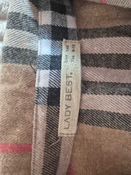 Рокля по модел на Burberry