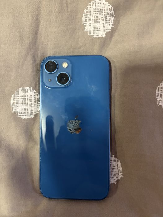 iPhone 13/128Gb/Starea bateriei este de 77%