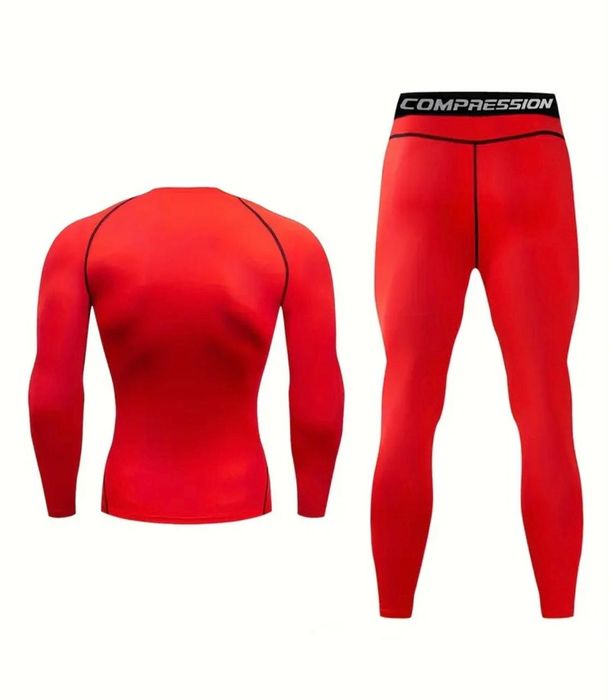 Рашгард красного цвета