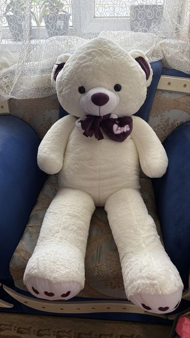 Белая мишка ростом 120см