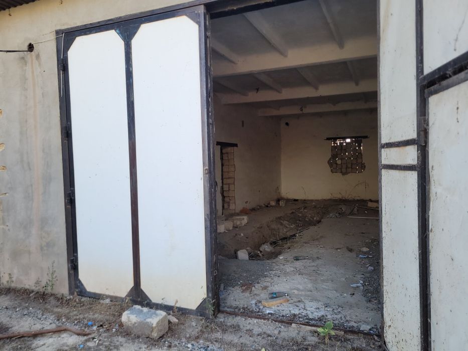 Здание сатылады баня-гараж