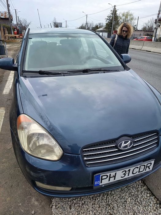 Vind Hyundai Accent  an fabricație 2008 benzina + GPL