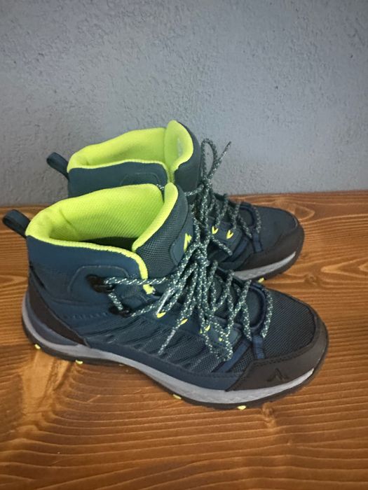 Планински обувки за сняг