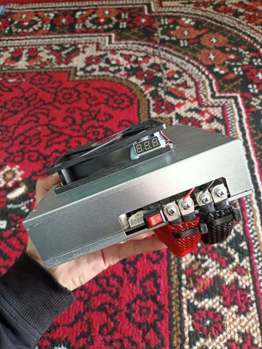 210 Amperlik blok pitaniya sotiladi