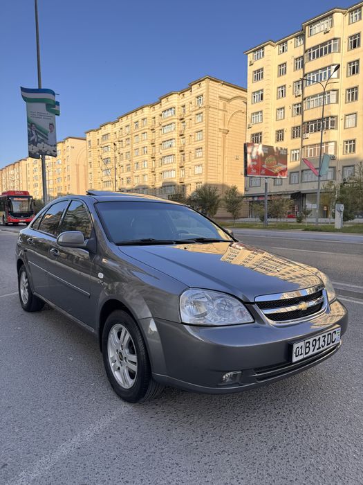 РАДНОЙ КРАСКА!!! 2013 й Автомат 1.6 л матор. Метан