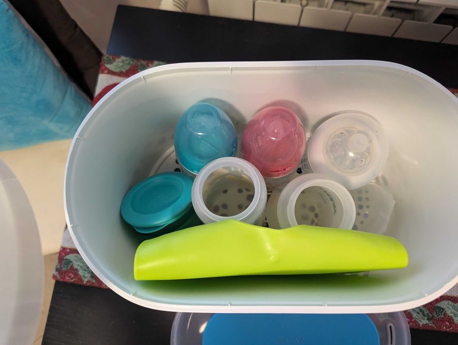 Стерилизатор за шишета