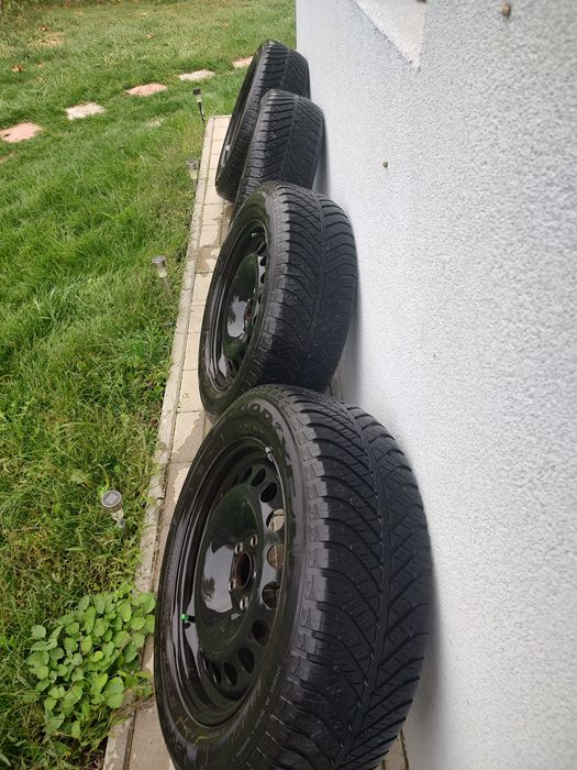 Jante tablă și cauciucuri 215/60 R17