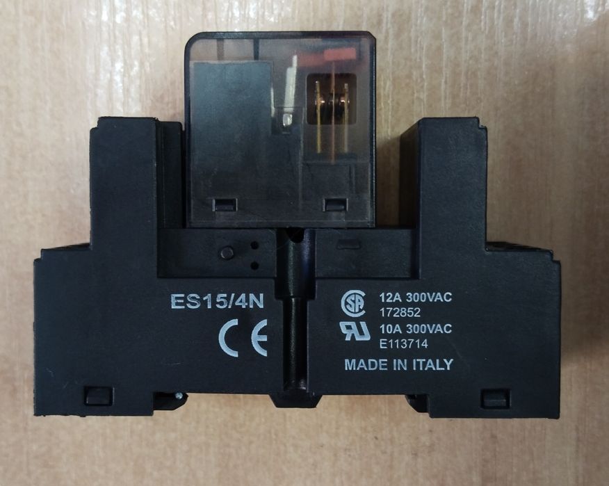 Продам промежуточное реле  SCHRACK типа PT570220