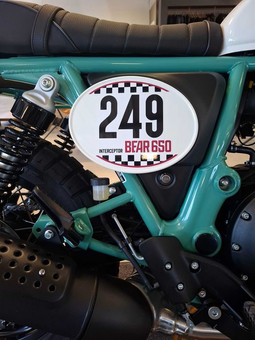 Motocicleta Royal Enfield Bear 650