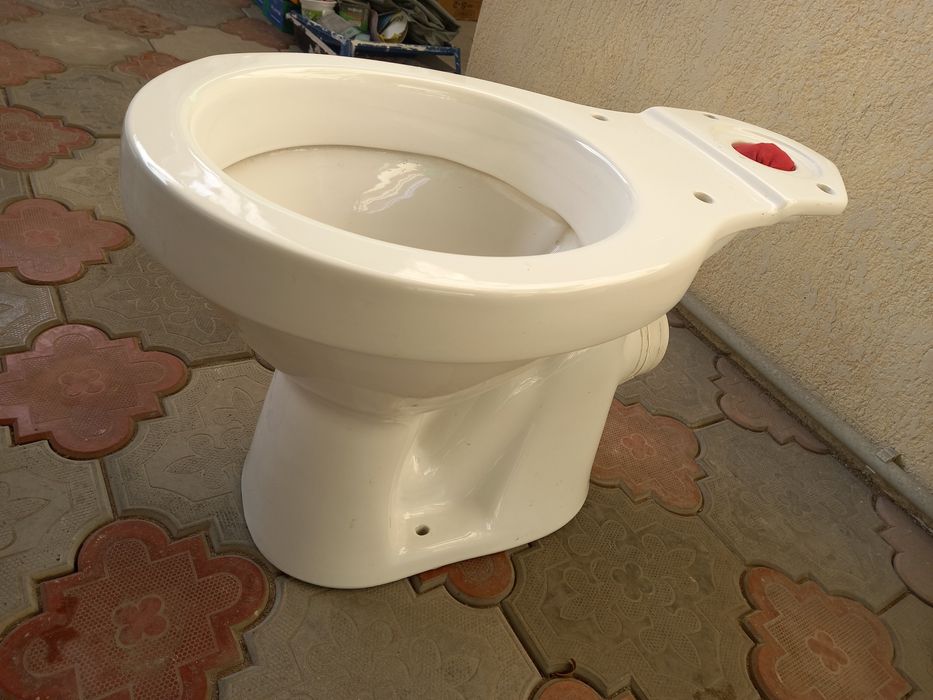 Унитаз в отличном состоянии