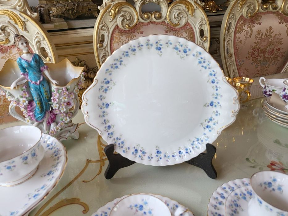 Истинска прелест на ROYAL ALBERT