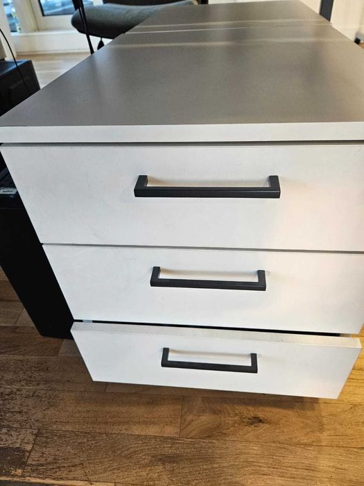 Офисные столы, тумбочки