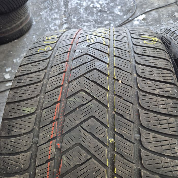 315 30 22 cu 275 35 22  Pirelli, o bucata din fiecara