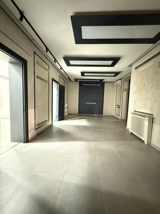 Шота Руставели , B&B | 90кв - нежилое помещение вдоль дороги Аренда