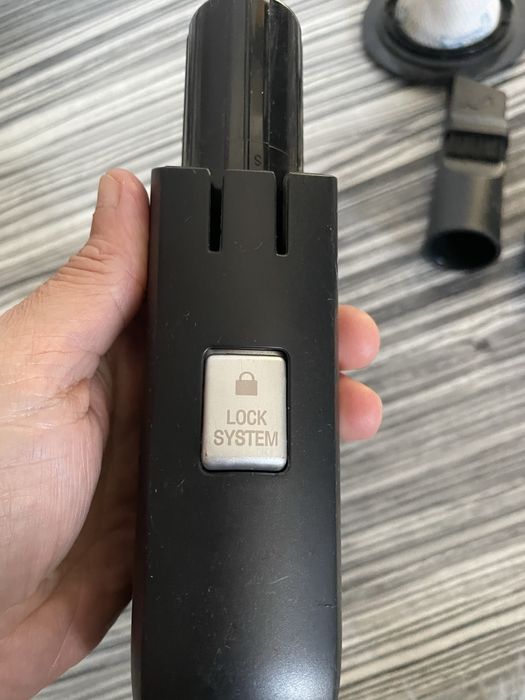 Perii plus un filtru aspirator Rowenta X force flex vertical