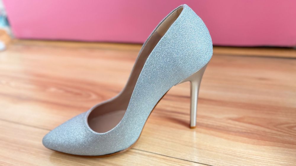 Елегантни дамски официални обувки