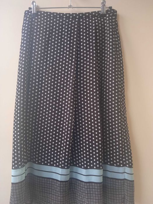 САМО 4 лв. - Дамска пола до прасеца - Внос!