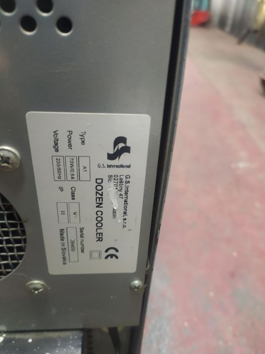 Продам. Мини холодильник!