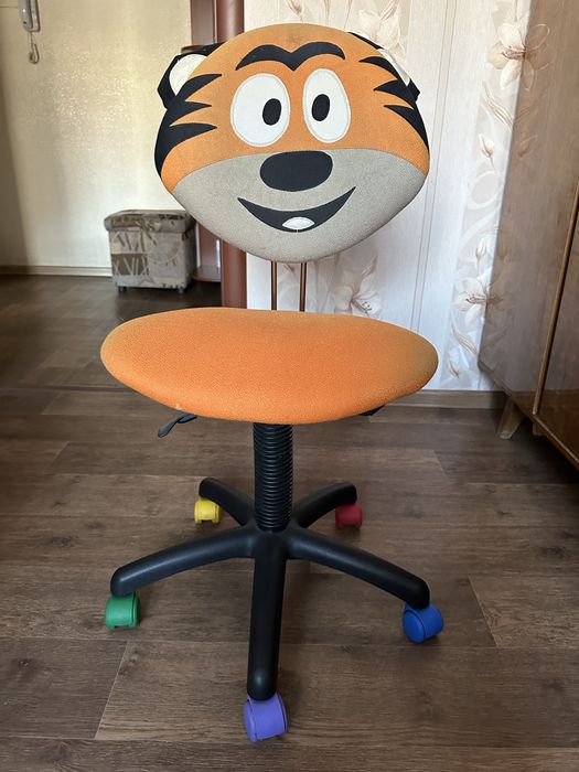 Компьютерное кресло