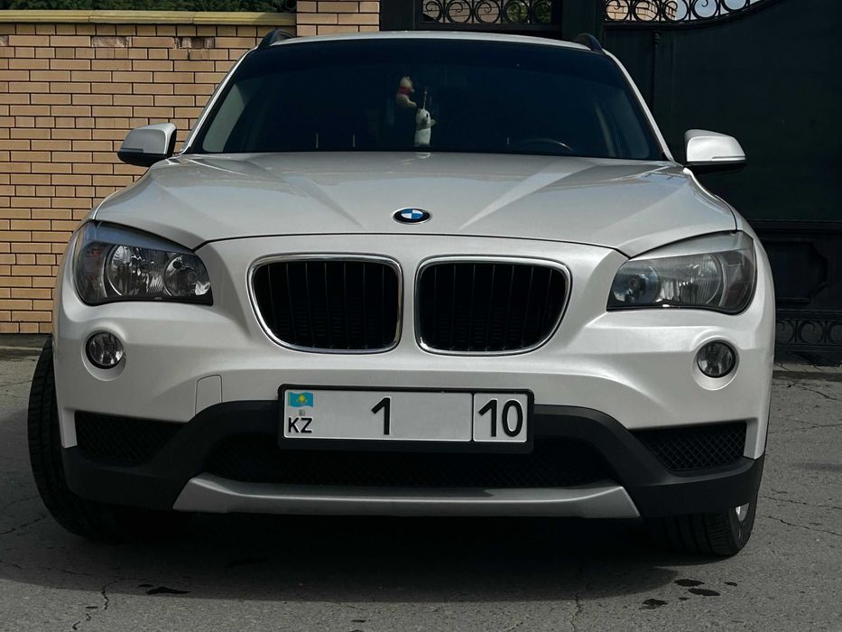 X1 2013 компактный кроссовер