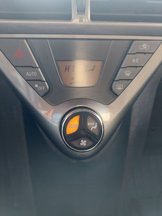 Vind Toyota  IQ  Benzina  1,3