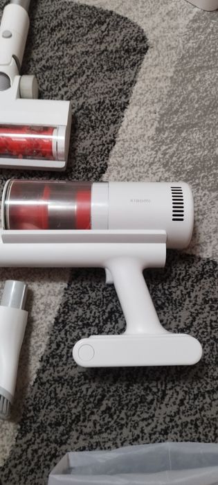 Vând aspirator Xiaomi g11 pentru piese , preț 100 pe componenta