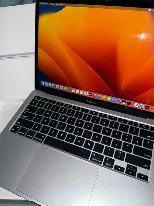 MacBook  Air  M1 256