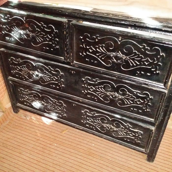 Продам довоенный антикварный комод